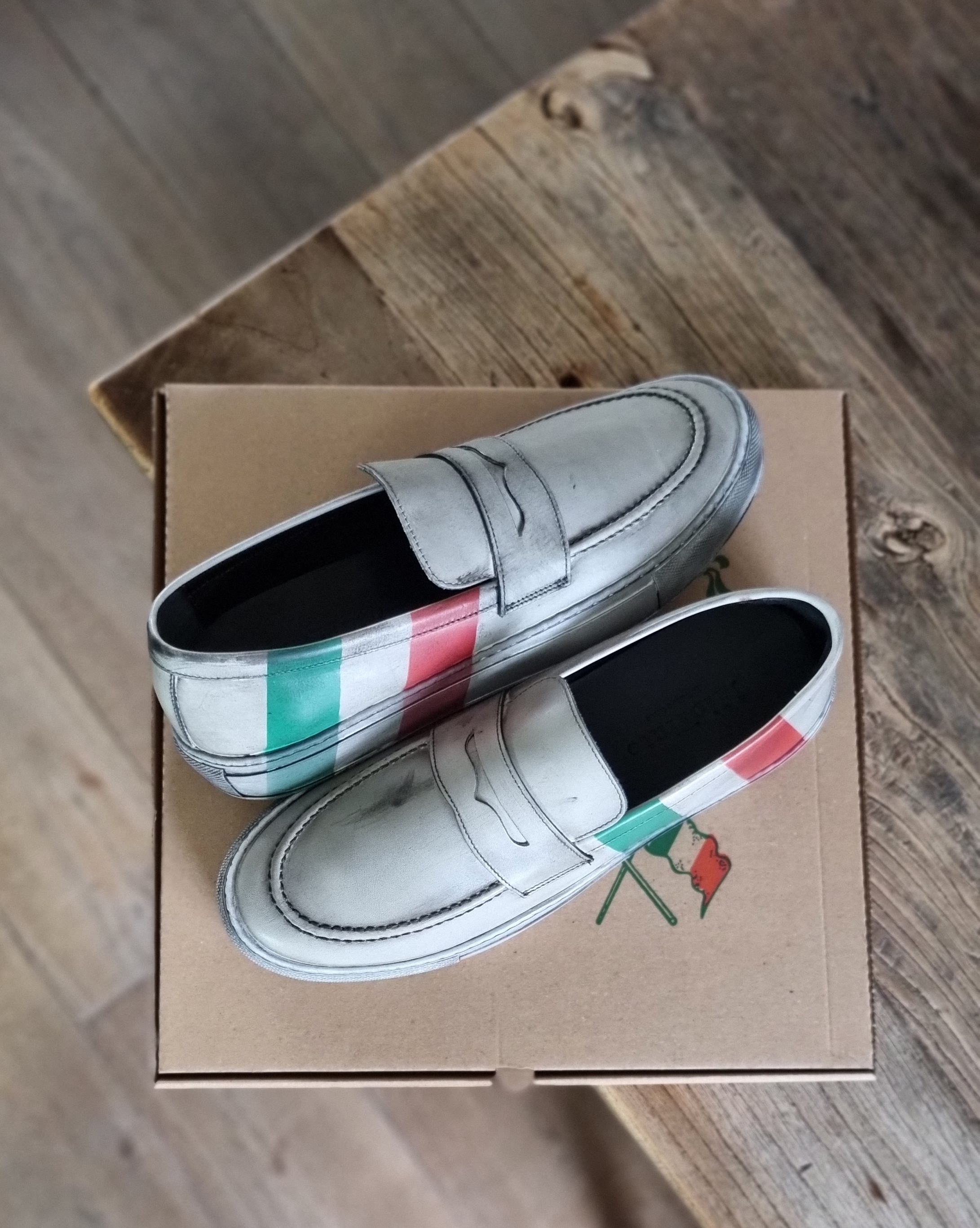 CAPRI - DIRTY STRIPES - Capri pizza doos - CAPRI - DS